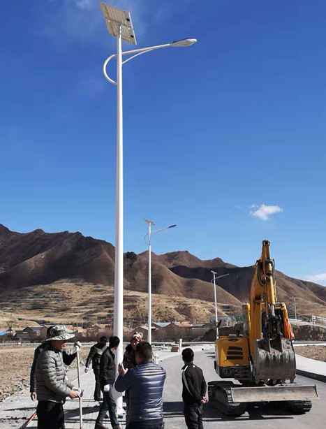 甘南碌曲10米湟中太阳能路灯项目